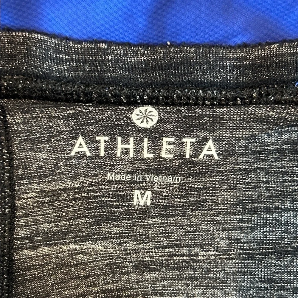 Athleta Go Getter 2-in-1 Knicker Shorts Over Capri leggings size medium